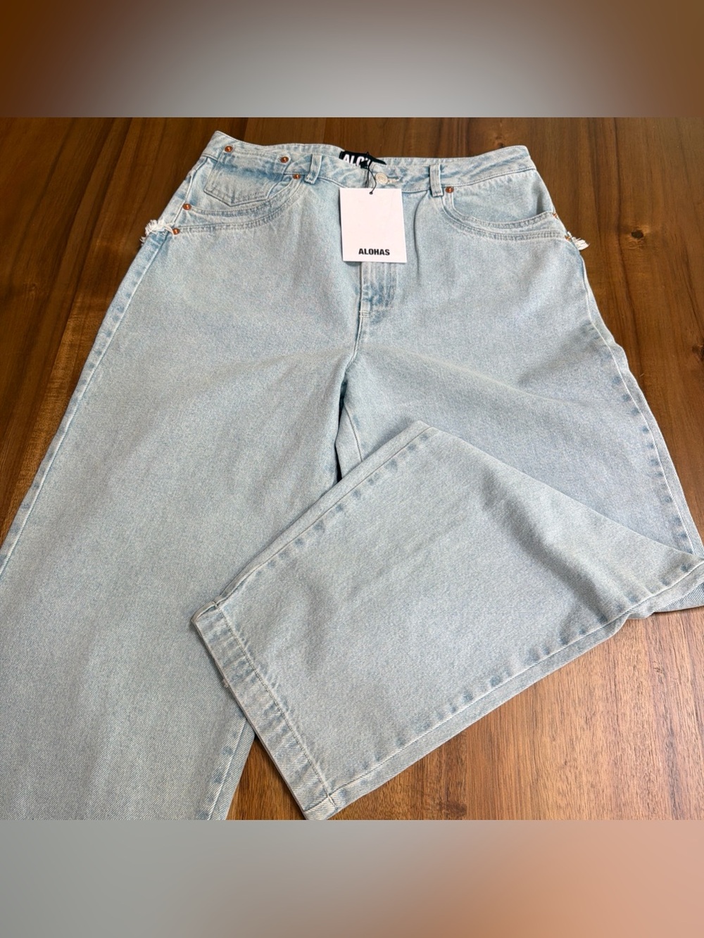 ALOHAS lorenza light wash denim Size Medium (30” Waist)